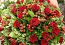 bouquet roses rouges avec des mures